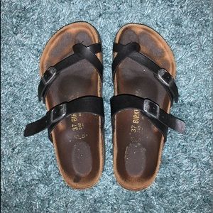 Black Birkenstock’s!!!